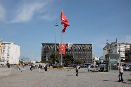 Taksimplatz mit Blick auf das Atatürk-Kulturzentrum